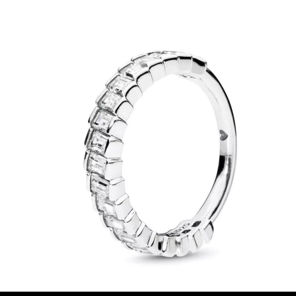 PANDORA Glacial Beauty Ring #197744CZ - Size 6 💍